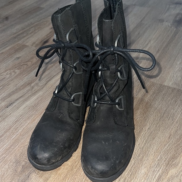 Sorel Black Lace Up Boots - Picture 2 of 5